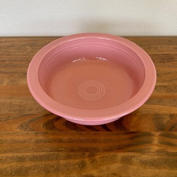 Fiestaware Pink 8 1/4" Classic Rim Large Serving Bowl Homer Laughlin - Picture 4 of 8